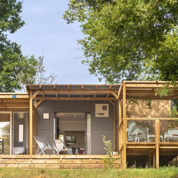 Mobil-home moderne dans un cadre naturel